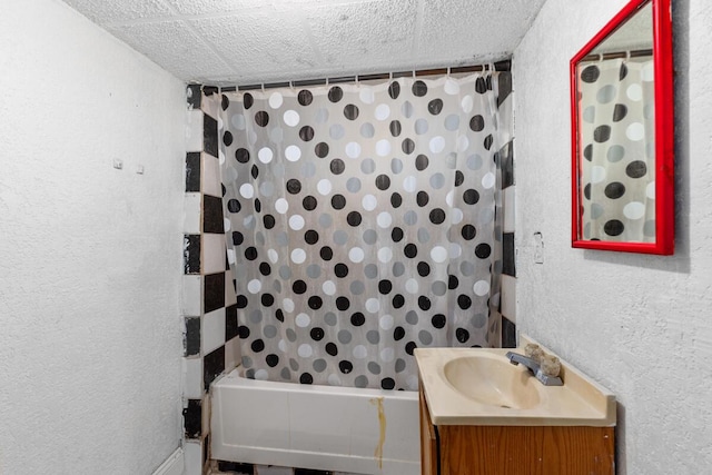2113 Palace Ave SW, Grand Rapids, MI 49507 - full bath with vanity, shower / bath combo with shower curtain, and a textured wall