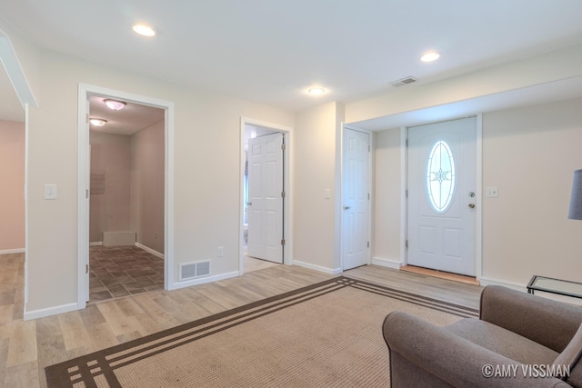 4175 Huntington Ave NE, Grand Rapids, MI 49525 - entrance foyer featuring light wood-type flooring, baseboards, and recessed lighting