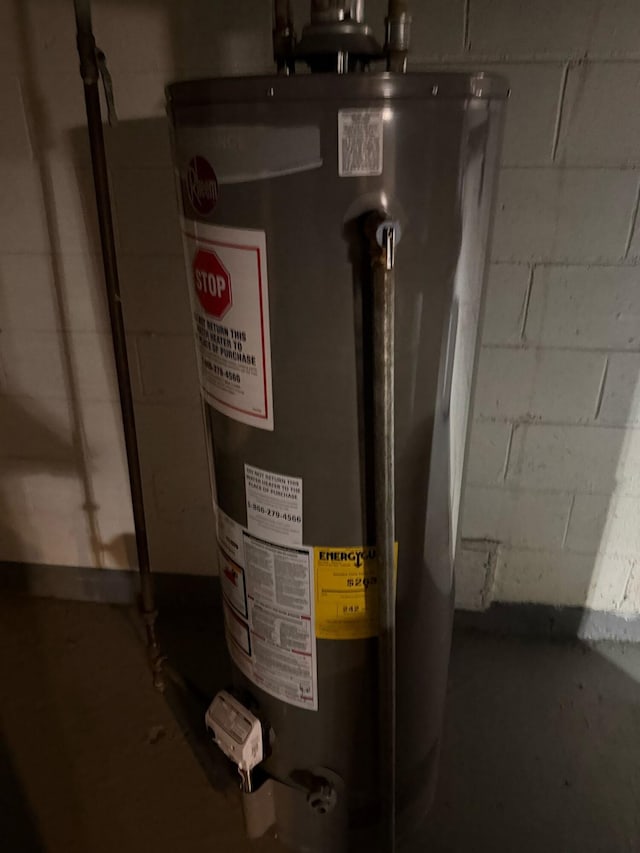 18294 Marlowe St, Detroit, MI 48235 - utility room with gas water heater