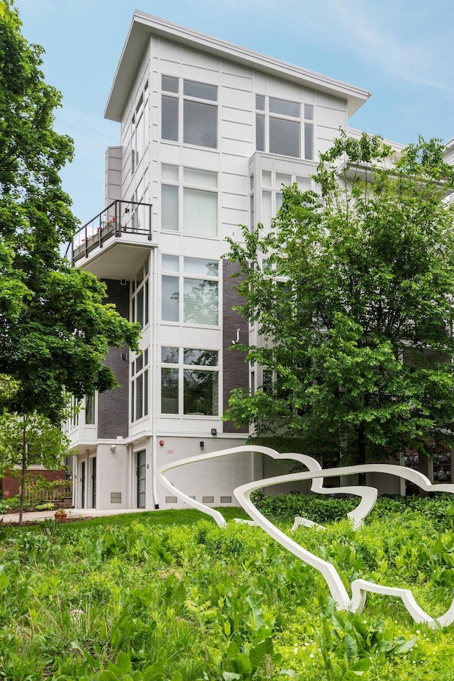 211 W Kingsley St, Ann Arbor, MI 48103 - rear view of property featuring a balcony