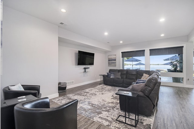 104 Highview Ct, Brooklyn, MI 49230 - living room with wood finished floors, recessed lighting, and baseboards