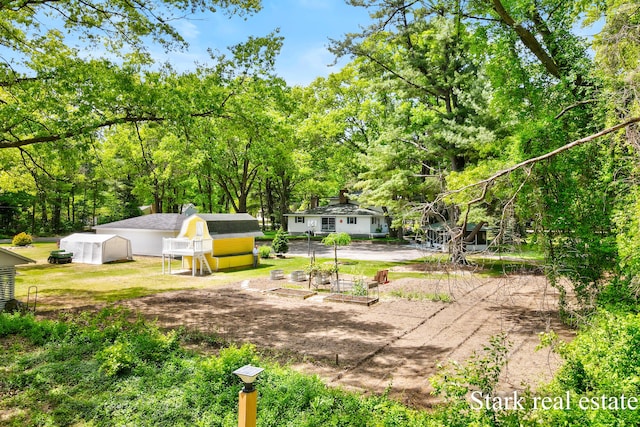 300 N 2nd Ave, Fruitport, MI 49415 - view of yard