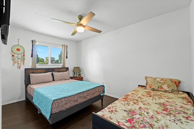 35519 Canyon Dr, Westland, MI 48186 - bedroom featuring dark wood-style floors, baseboards, and ceiling fan