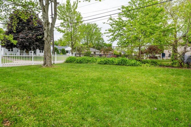 2630 Willa Dr, Saint Joseph, MI 49085 - view of yard
