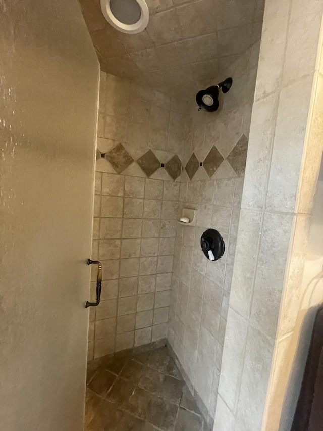7100 Wing Lake Rd, Bloomfield Hills, MI 48301 - full bath featuring a tile shower