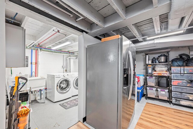 403 N Helen Ave, Rochester, MI 48307 - laundry room featuring independent washer and dryer and wood finished floors