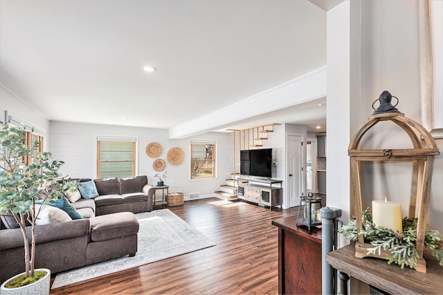 403 N Helen Ave, Rochester, MI 48307 - living area featuring dark wood-style floors, baseboards, and recessed lighting