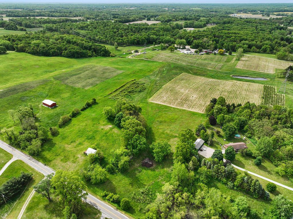 136 E Snow Rd, Baroda, MI 49101