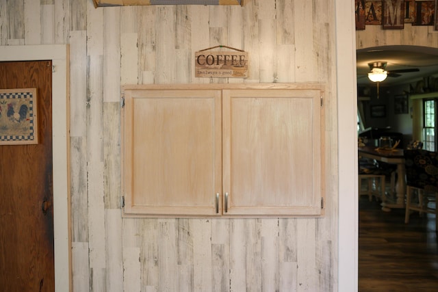 1041 W Arthur Rd, Rothbury, MI 49452 - detailed view of ceiling fan