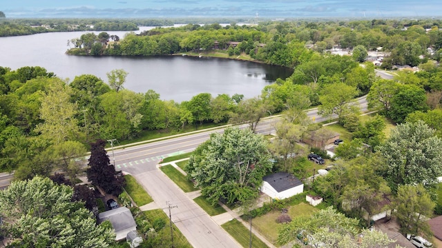 1949 Grove Rd, Ypsilanti, MI 48198 - aerial view of property and surrounding area with a large body of water