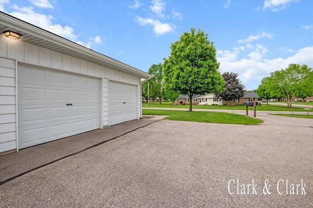 787 Andover St SE Unit 7, Grand Rapids, MI 49548 - view of garage