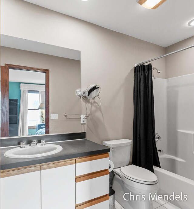 150 Bay Circle Dr, Holland, MI 49424 - full bathroom with shower / tub combo, toilet, and vanity