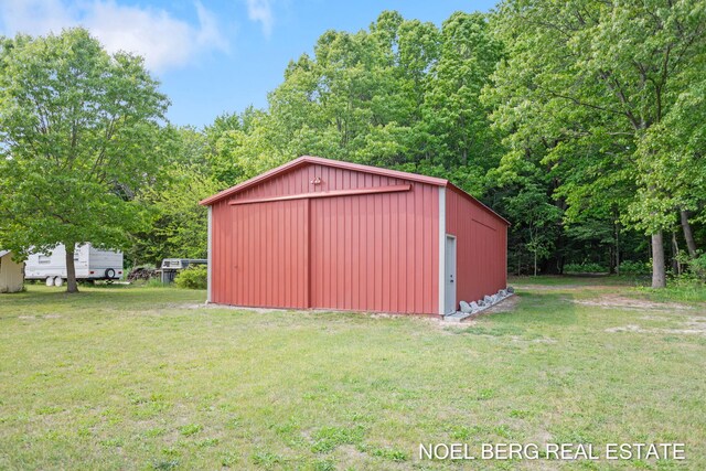 16507 Sleeper St, Grand Haven, MI 49417 - view of pole building with a yard