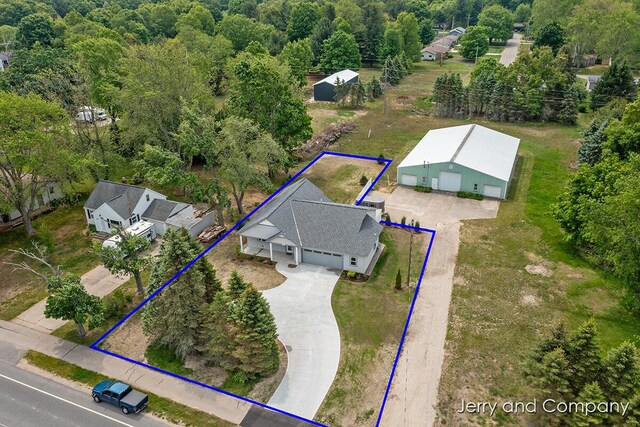 2076 W Lakewood Blvd, Holland, MI 49424 - aerial view of property and surrounding area with property boundaries highlighted
