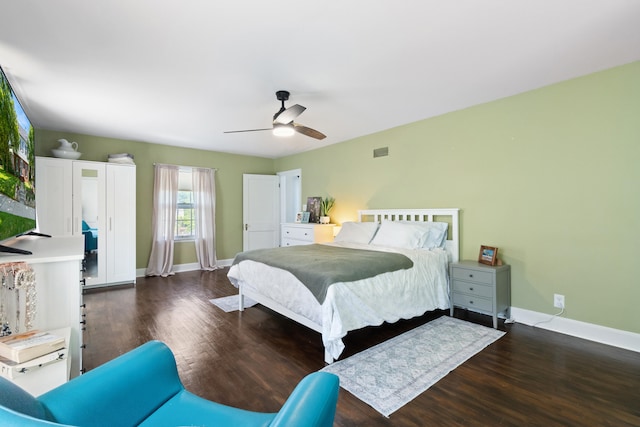 770 Bloomfield Blvd, Jackson, MI 49203 - bedroom featuring wood finished floors, baseboards, and ceiling fan