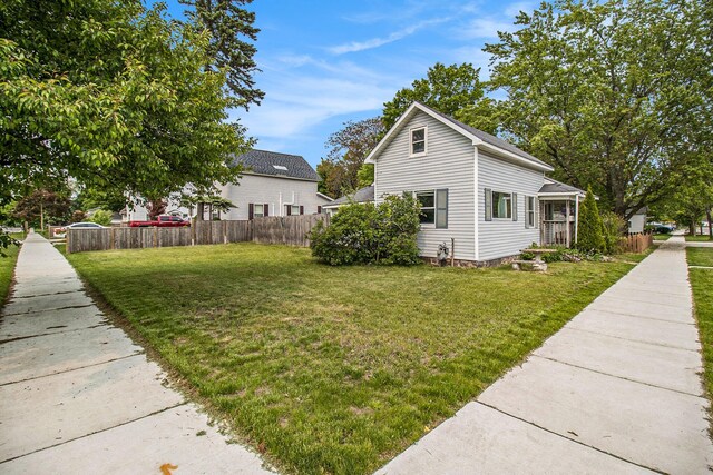 302 Wood St, Hart, MI 49420 - view of side of home