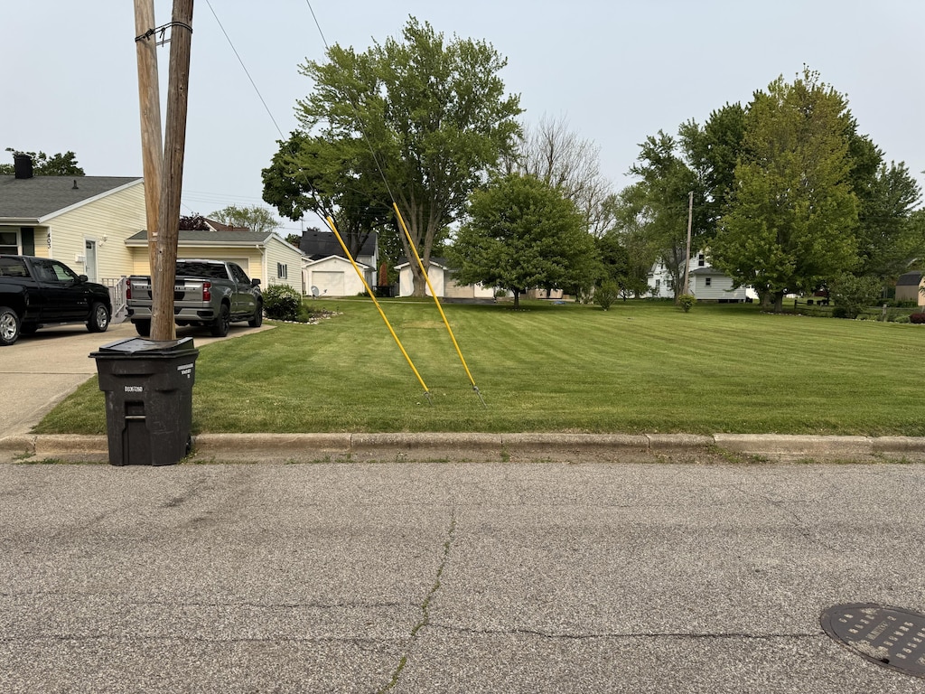 405 Sherwood Ave, Three Oaks, MI 49128