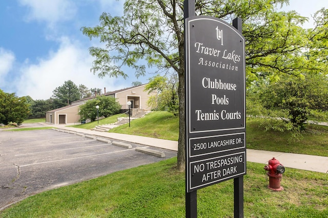 2503 Meade Ct, Ann Arbor, MI 48105 - exterior view of a parking lot