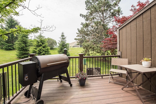 2503 Meade Ct, Ann Arbor, MI 48105 - wooden terrace with a yard