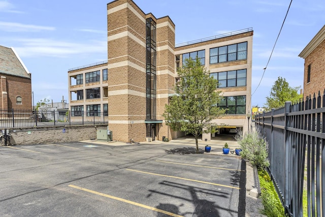 109 W Washington Ave Unit 16, Jackson, MI 49201 - photo 1