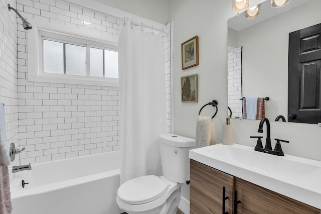 20504 Cherrylawn St, Detroit, MI 48221 - full bathroom with vanity, shower / bath combo with shower curtain, and toilet