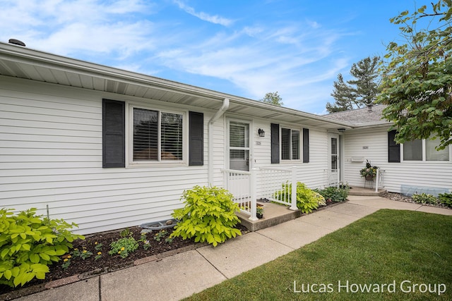 5228 Green Meadow Rd, Kalamazoo, MI 49009 - property entrance featuring a lawn