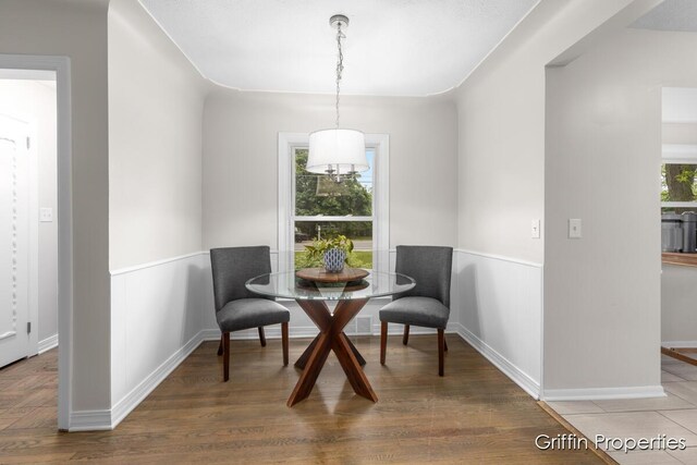 3020 Cascade Rd SE, Grand Rapids, MI 49506 - sitting room featuring wood finished floors