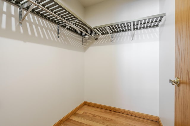 125 Wa Wee Nork Dr Unit 109-5-A, Battle Creek, MI 49015 - walk in closet featuring light wood-style floors