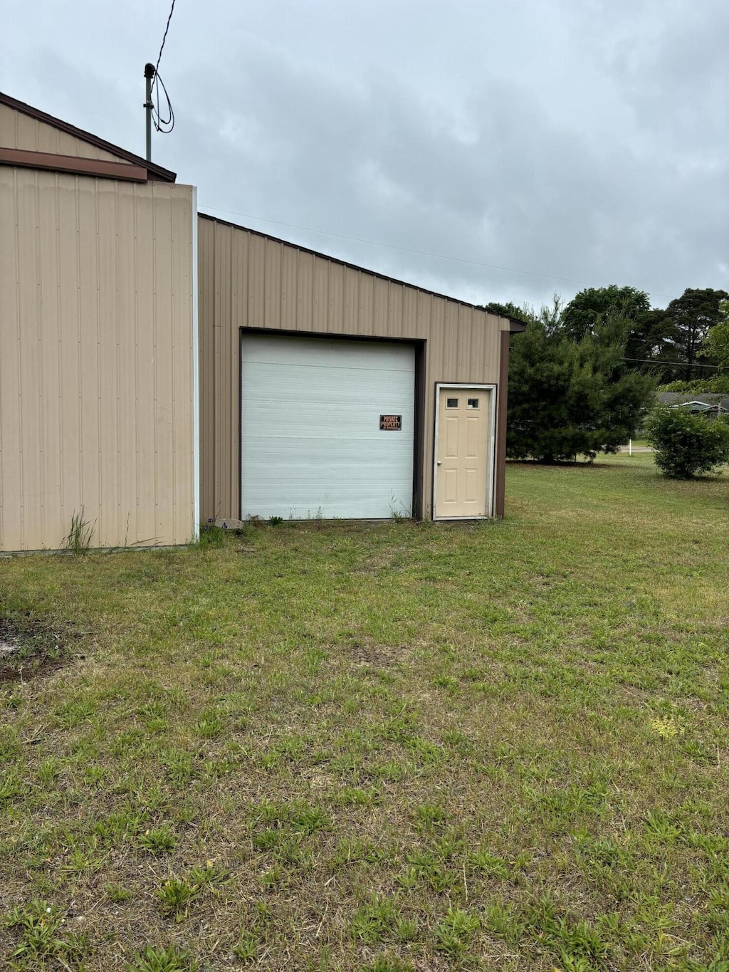 3338 Babylon Rd, Allegan, MI 49010