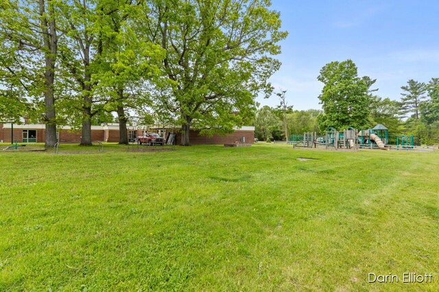 306 W Russell St, Hubbardston, MI 48845 - view of yard
