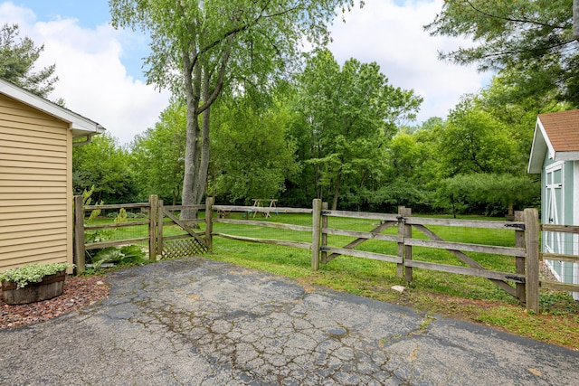 9177 Horseshoe Bnd, Dexter, MI 48130 - view of patio / terrace featuring a gate