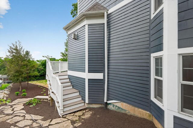 60757 Beechwood Ln, Cassopolis, MI 49031 - exterior view of stairway