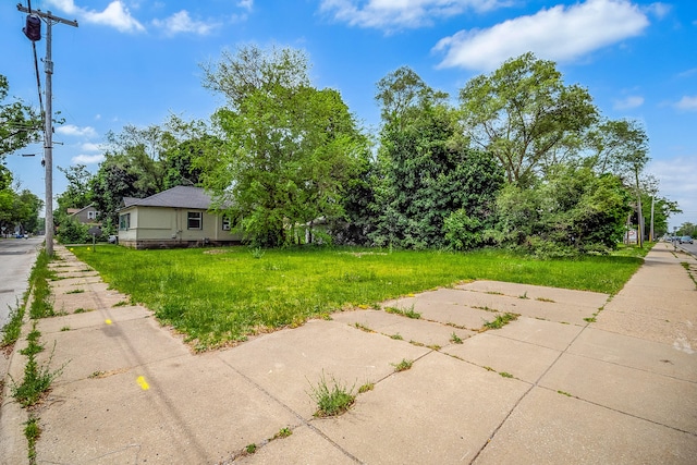 719 E Apple Ave, Muskegon, MI 49442