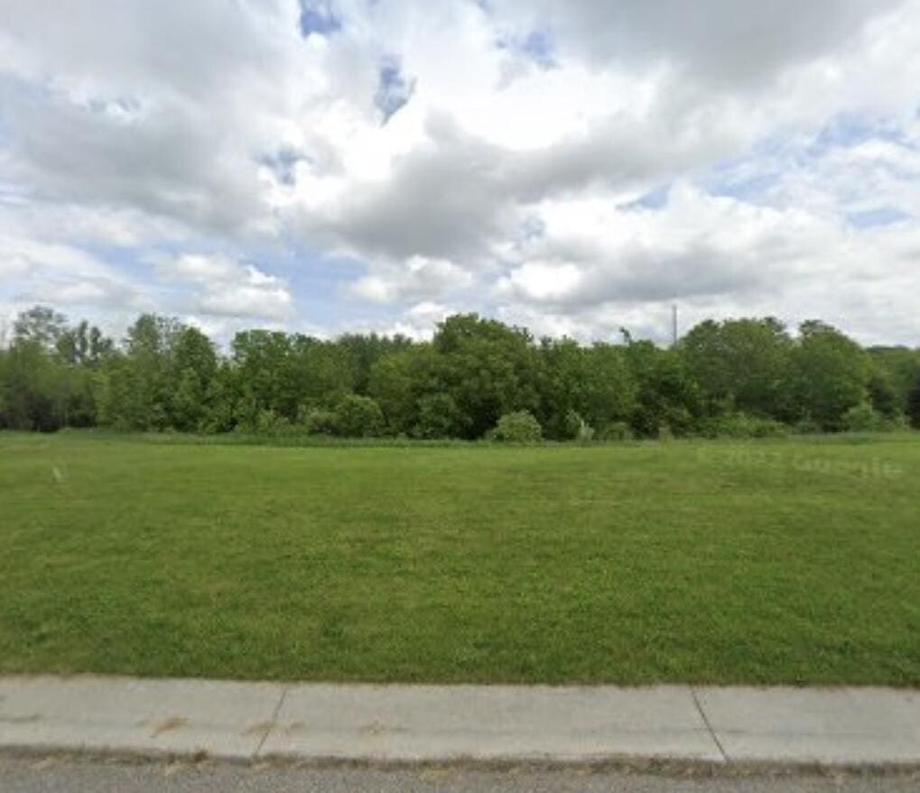 539 Old Farm Ln, Lapeer, MI 48446