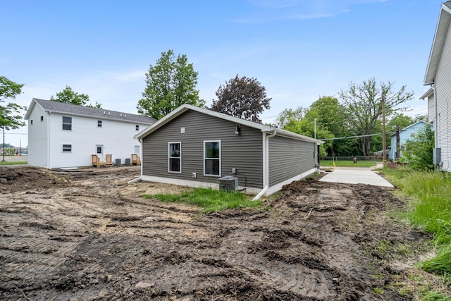 307 N Perrine St, Jackson, MI 49201 - back of house