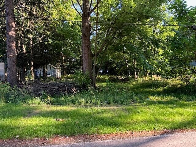 945 Petrie Ave, Norton Shores, MI 49441