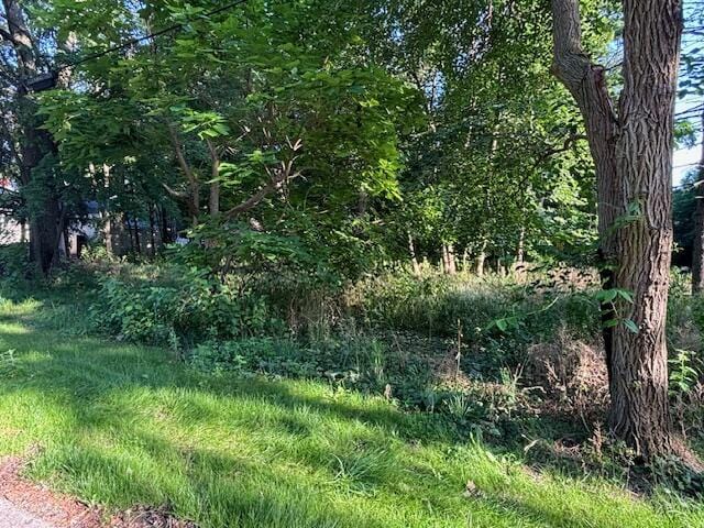 945 Petrie Ave, Norton Shores, MI 49441