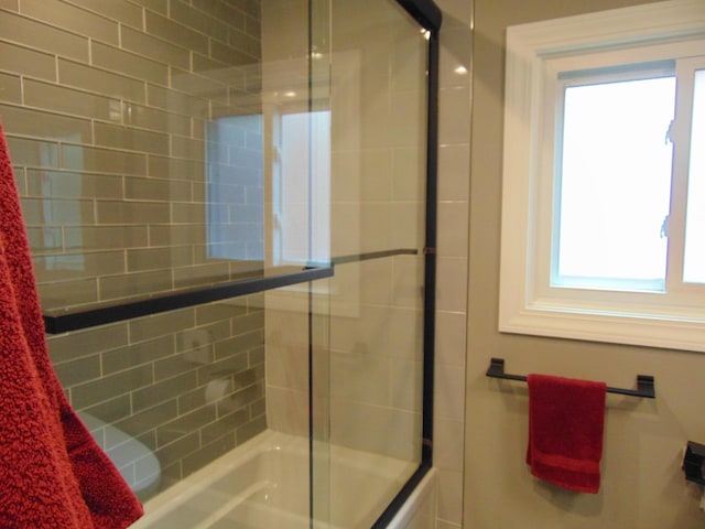 10114 Lincoln Dr, Huntington Woods, MI 48070 - full bath with bath / shower combo with glass door