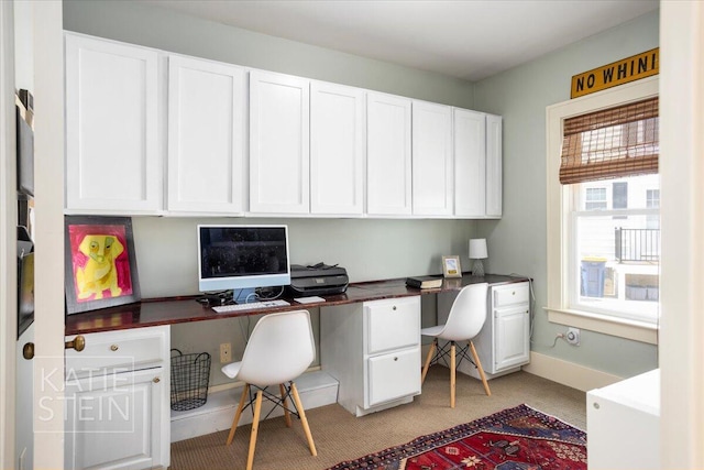 859 Orchard Ave SE, East Grand Rapids, MI 49506 - office space featuring built in study area and light colored carpet
