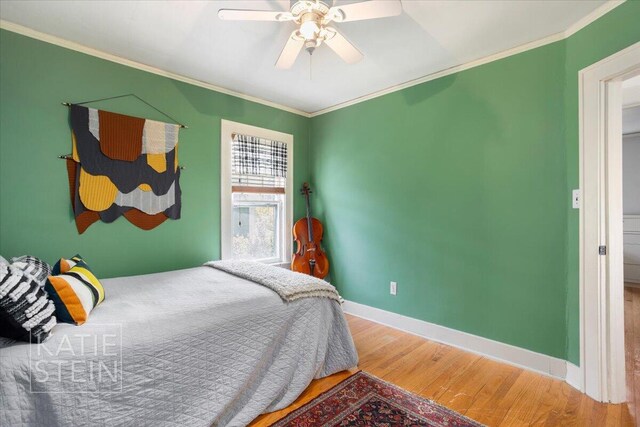 859 Orchard Ave SE, East Grand Rapids, MI 49506 - bedroom featuring wood finished floors, crown molding, and ceiling fan