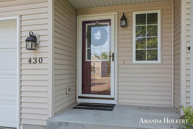 430 6th St NE, Cedar Springs, MI 49319 - entrance to property with a porch