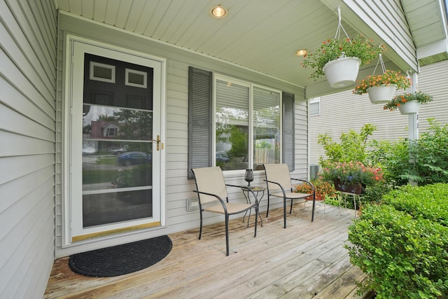 8280 Frederick St, Salem, MI 48175 - view of porch