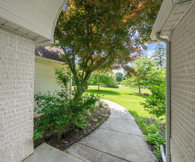 7624 Quail Ridge Dr, Dexter, MI 48130 - view of grassy yard