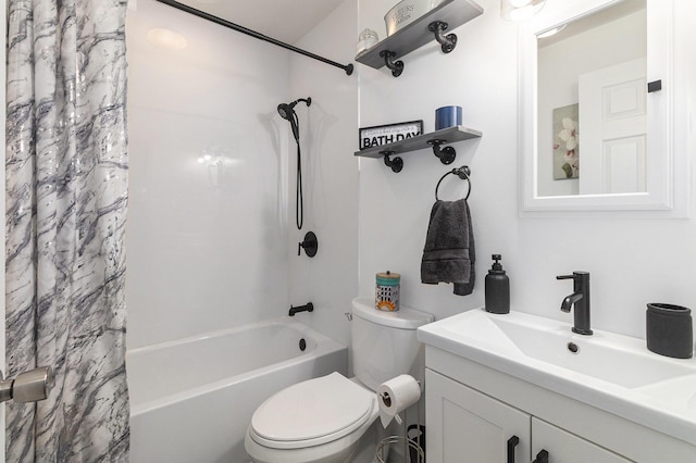 1198 Hawthorne Ave, Ypsilanti, MI 48198 - bathroom featuring shower / tub combo with curtain and vanity