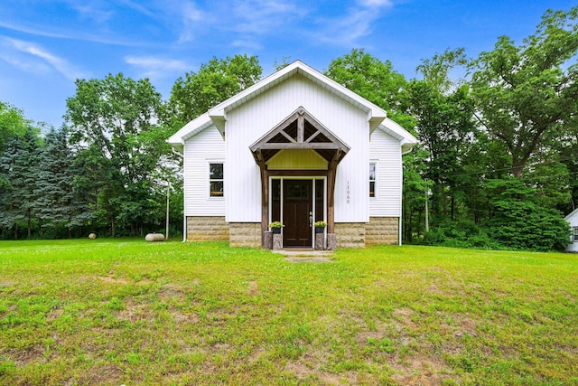 13060 Broadway Rd, Three Rivers, MI 49093 - modern farmhouse with a front lawn