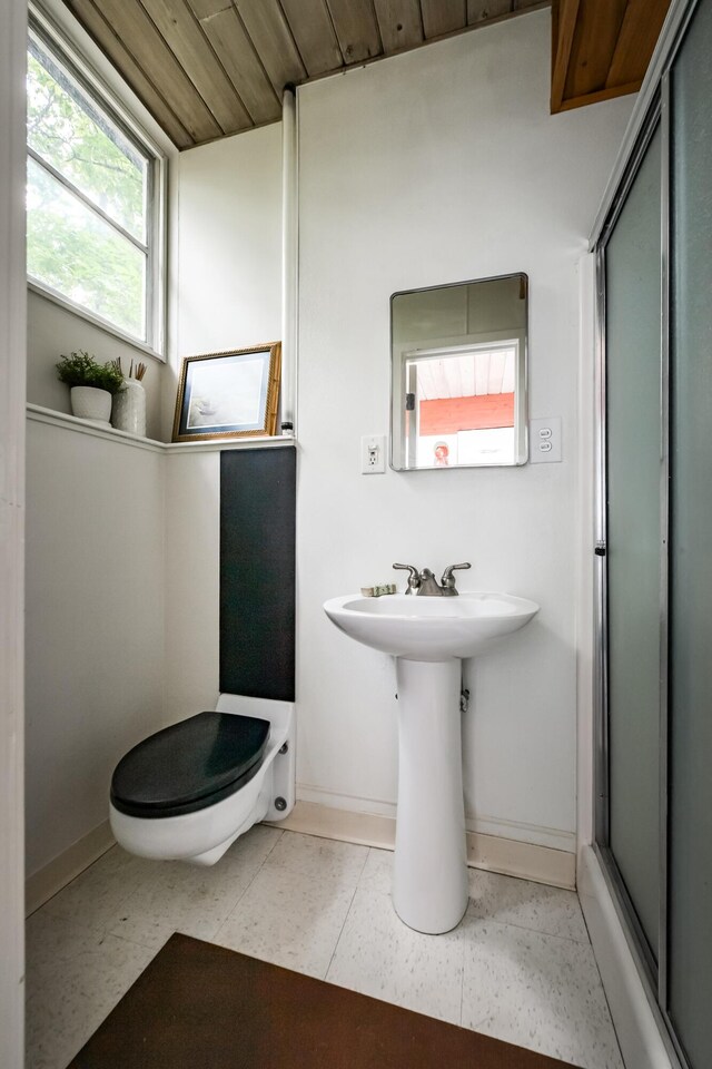 4075 N Delhi Rd, Ann Arbor, MI 48103 - full bath featuring a shower stall and speckled floor