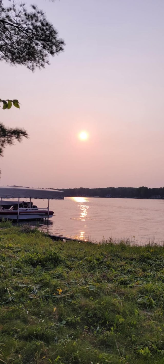 12387 Sunset Point Dr, Plainwell, MI 49080