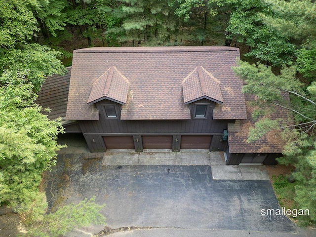 550 Greentree Ln NE, Ada, MI 49301 - aerial view of property and surrounding area