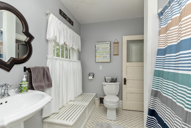 3155 24th Ave, Hudsonville, MI 49426 - full bathroom featuring toilet and a shower with curtain