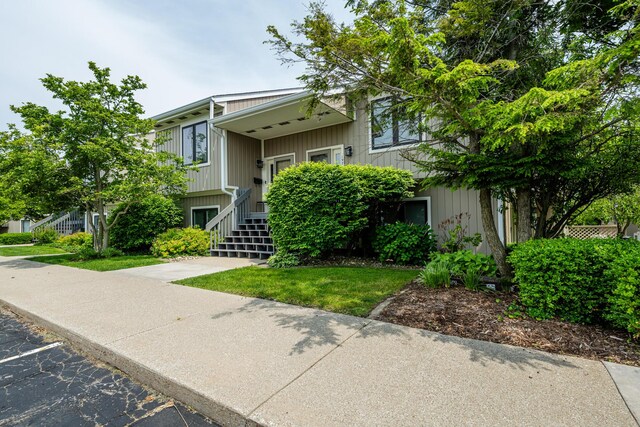 197 Wayne St, Saint Joseph, MI 49085 - view of raised ranch